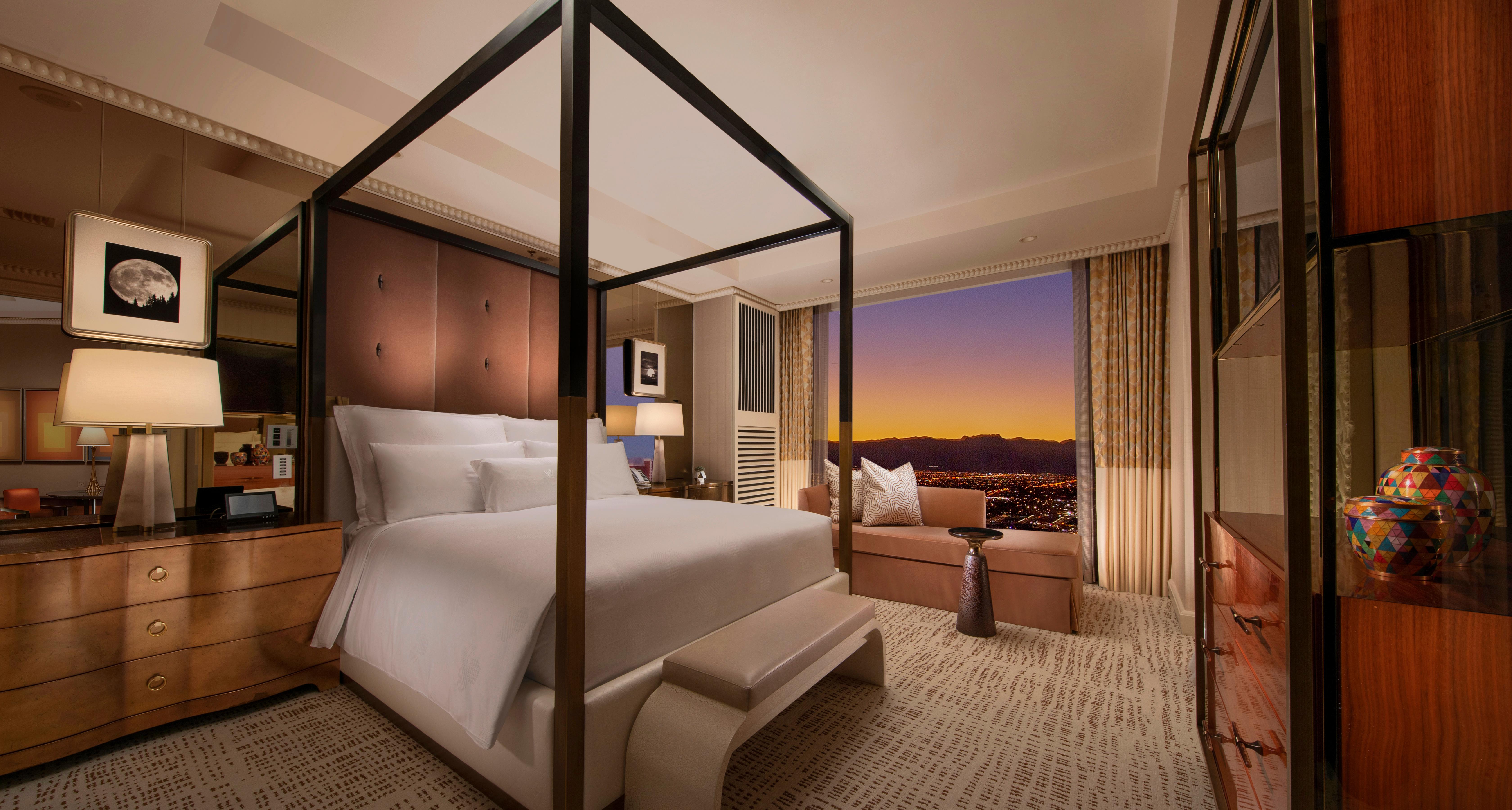 Wynn Las Vegas Hotel Exterior photo A bedroom in a Sky Villa