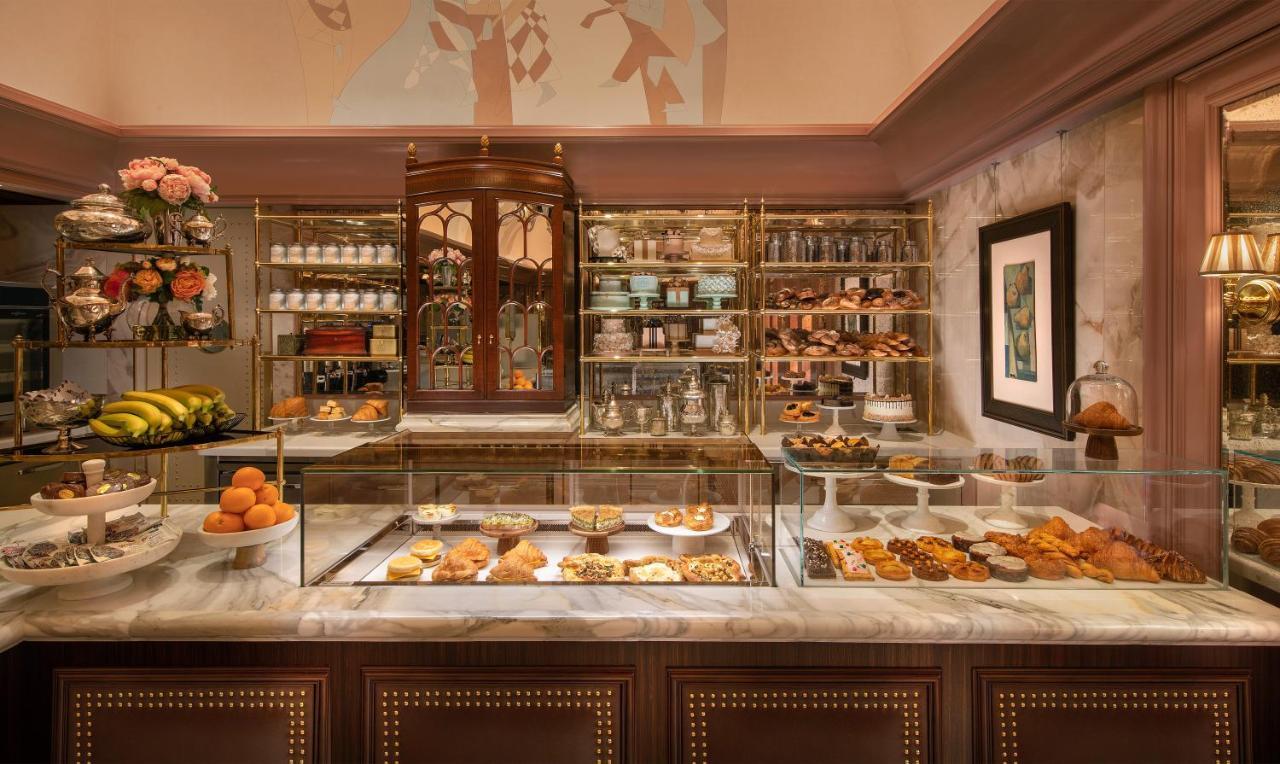 Wynn Las Vegas Hotel Exterior photo The pastry counter at the Café de Paris